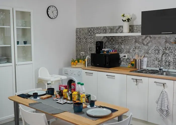 Scugnizzo Chiaia Апартаменты