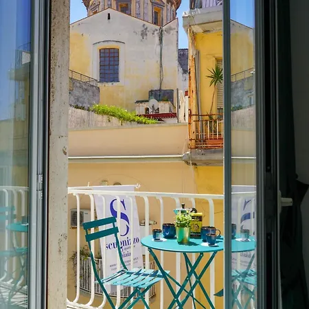 Lägenhet Scugnizzo Chiaia Neapel