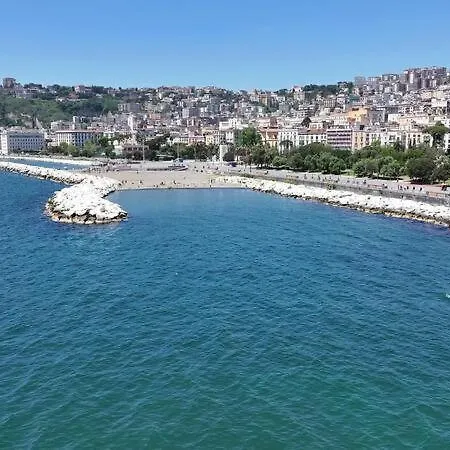 Scugnizzo Chiaia Lägenhet