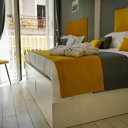 Scugnizzo Chiaia Apartamento